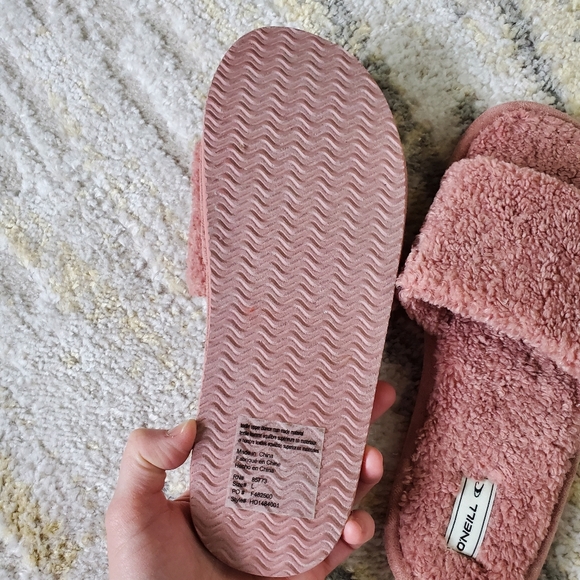 O'Neill Slides - Picture 2 of 4